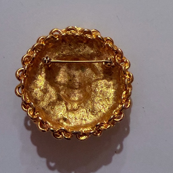Vtg Anne Klein Gold-Tone Lion Head Brooch - Picture 5 of 6